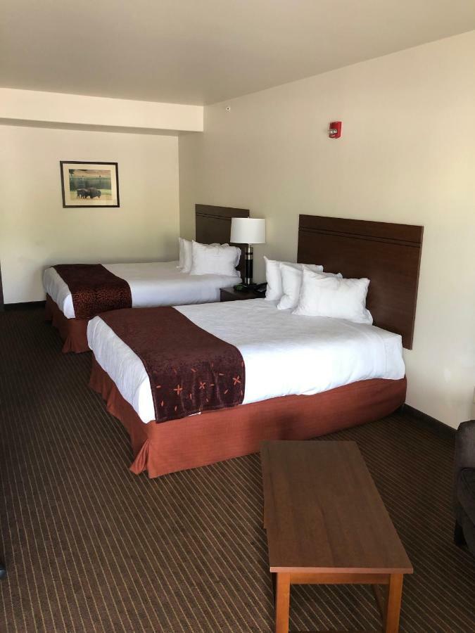 Yellowstone Big Rock Inn Гардінер Екстер'єр фото